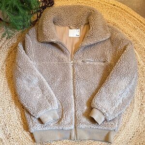 Wilfred Free Cozy Ladies Sherpa Jacket - Tan